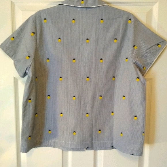 Love x Gap pineapple seersucker top. Medium - Picture 5 of 7